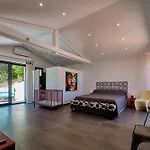 Villa 259 *