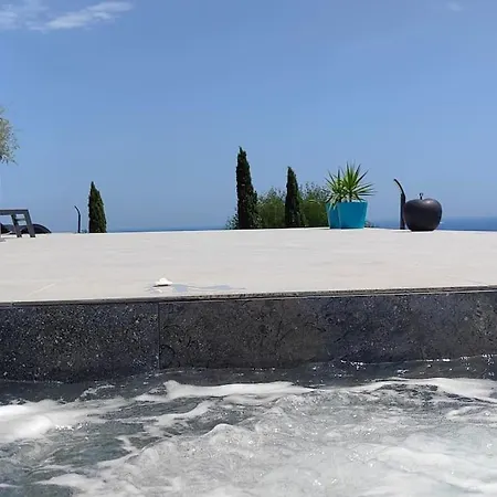Villa 259 *