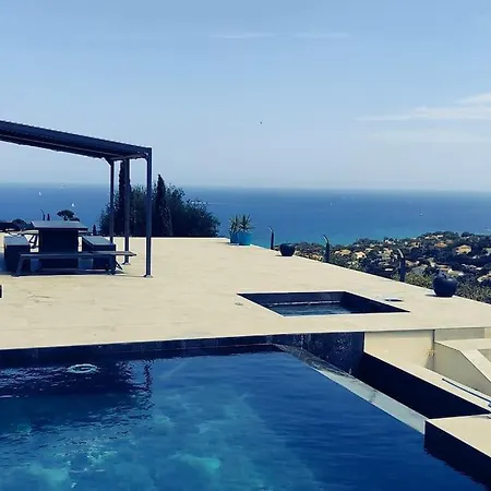 259 Villa Roquebrune-sur-Argens